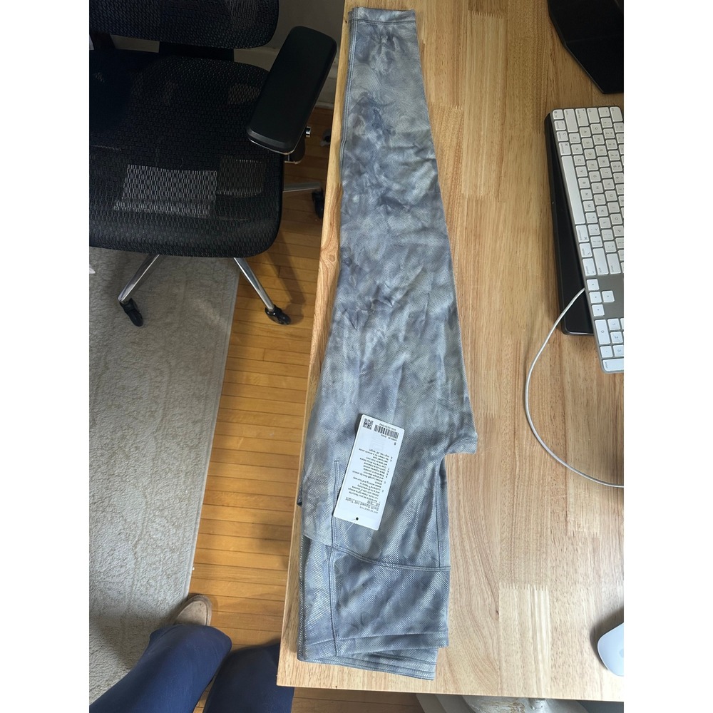 Lululemon Swift Speed HR Tight 28" Reflective Gray Leggings Size 8 NWT